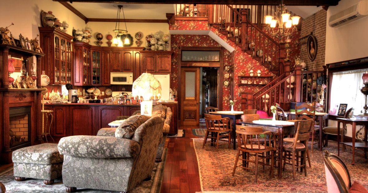 furniture and antique decor in a common room