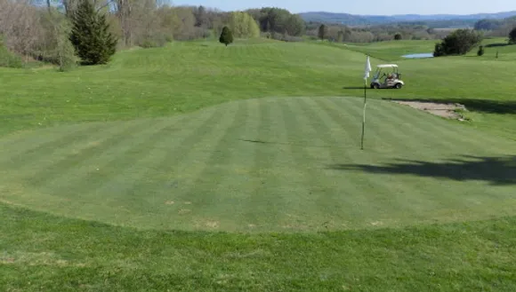 Ondawa Greens Golf Course and Driving Range