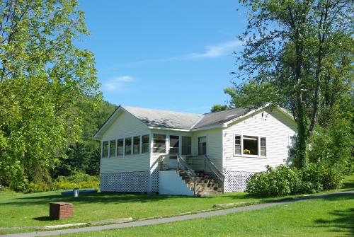 Huletts on Lake George Family Cottages