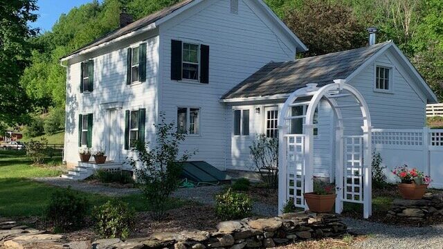 Gardenworks Farm House